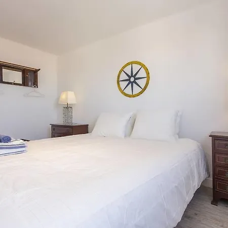 River View In Castelo Historic One Bedroom Lisboa