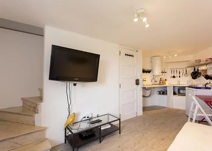 דירה River View In Castelo Historic One Bedroom *