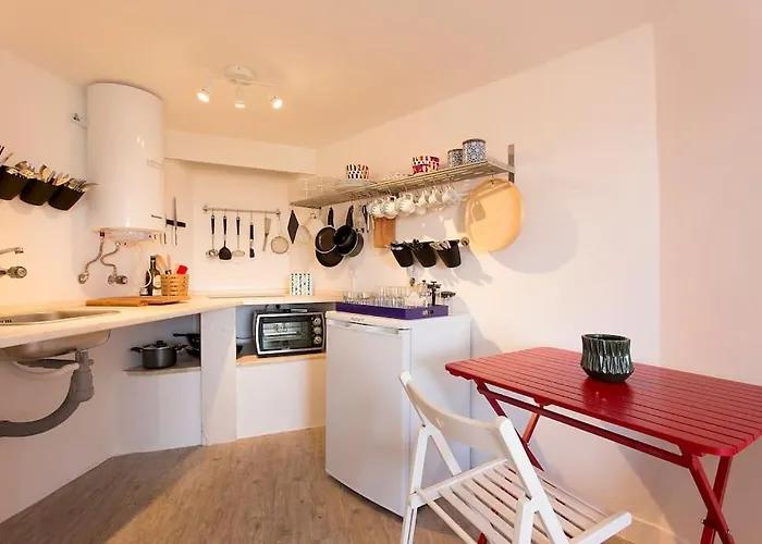 דירה River View In Castelo Historic One Bedroom ליסבון