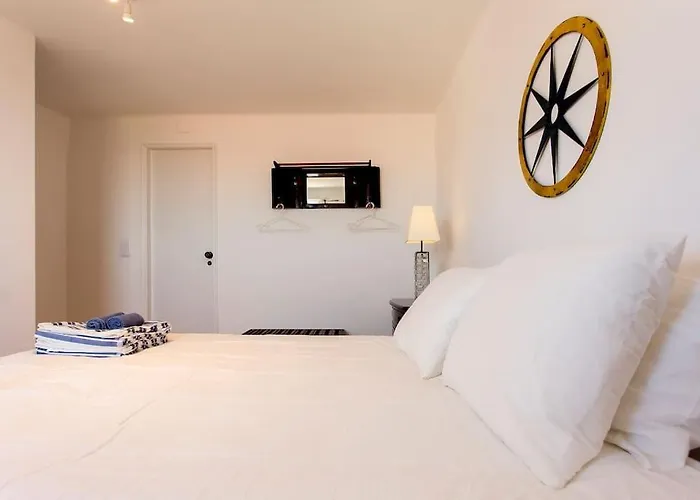 דירה River View In Castelo Historic One Bedroom ליסבון